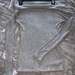 💕 Gray Off Shoulder Top 💕